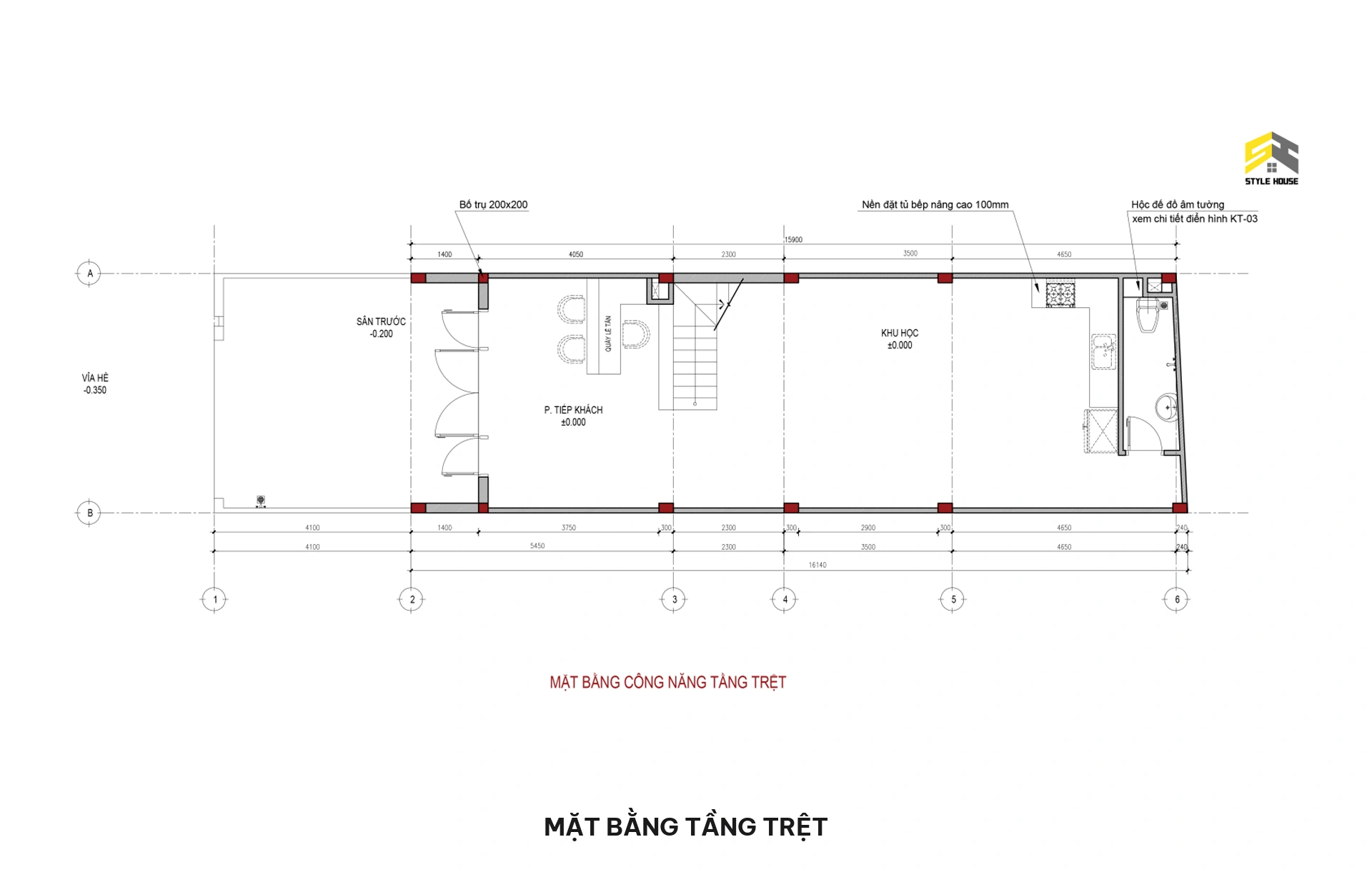 Bản vẽ mặt bằng bố trí công năng tầng trệt gồm không gian kinh doanh thời trang, phòng khách, bếp ăn liền mạch, sân sau và WC1